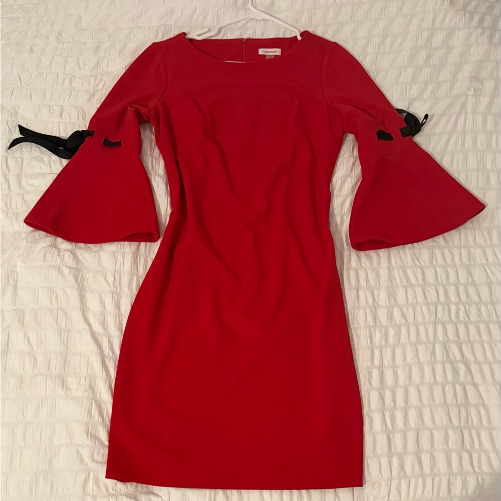 Calvin Klein Elegant Red Dress with Bell Sleeves